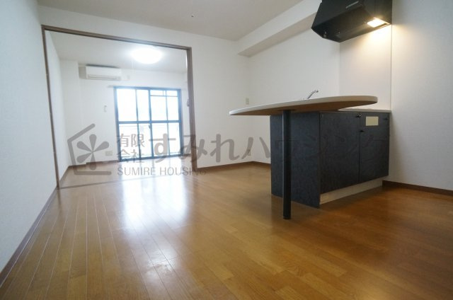 駅前壱番館の居間・リビング