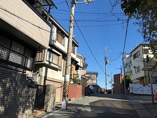 【前面道路含む現地写真】