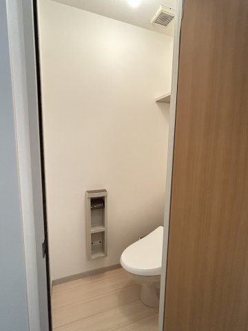 クリスタルのトイレ