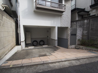 【駐車場】 | 大型車は不可です