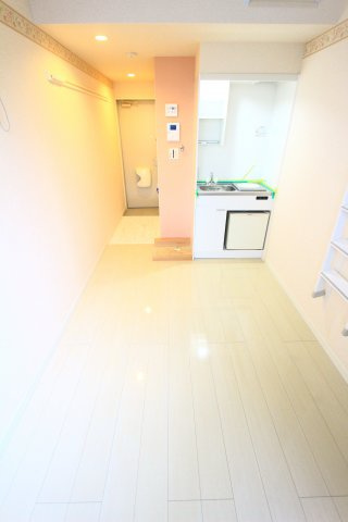 ユナイト片倉町バージニアの杜の居間・リビング