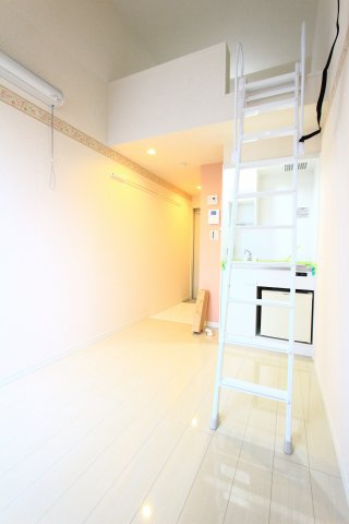 ユナイト片倉町バージニアの杜の居間・リビング