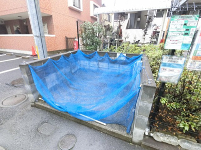【その他共用部分】 | ランドステージ日吉高田 | ゴミ置き場です。
敷地内にあるのでゴミ出しが楽ちんです。