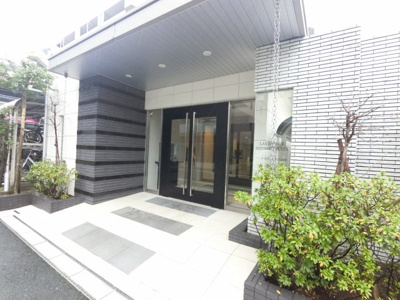 【エントランス】 | ランドステージ日吉高田 | エントランスもきれいです。
ホテルの玄関のような高級感がありますね。