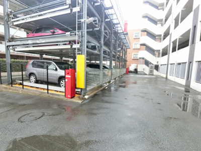 【駐車場】 | ランドステージ日吉高田 | 機械式駐車場です。
お車をお持ちの方も安心です。