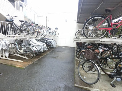 【その他共用部分】 | ランドステージ日吉高田 | 自転車置き場もあります。