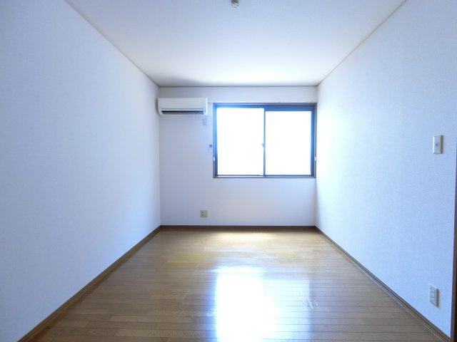 コーポ門脇2の洋室