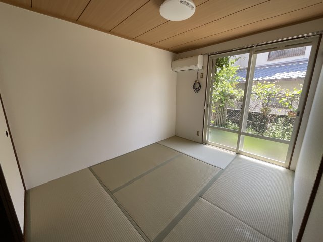 【寝室】 | ＯＭハウス | 落ち着いた色調の寝室です