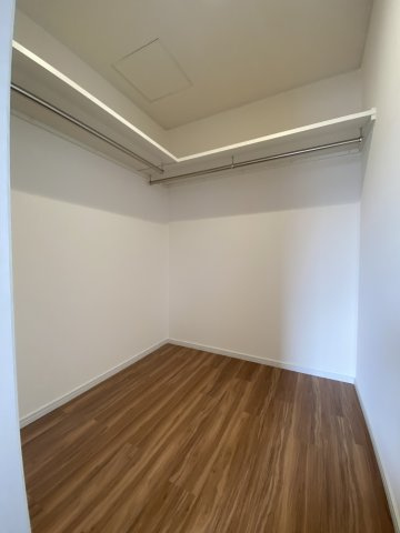 岸本戸建の収納|写真は隣D棟