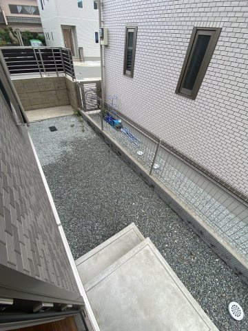 岸本戸建のその他|写真は隣D棟