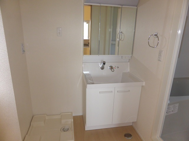 ル　シェル西条の独立洗面台