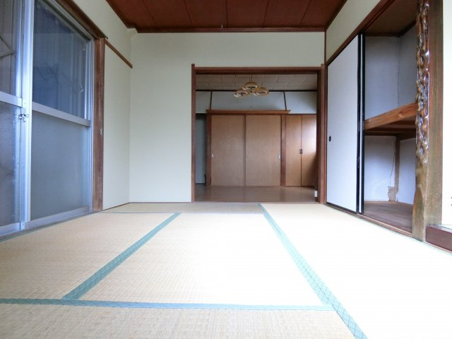 河内長野市本町戸建の居間・リビング