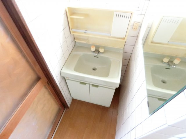 河内長野市本町戸建の洗面所
