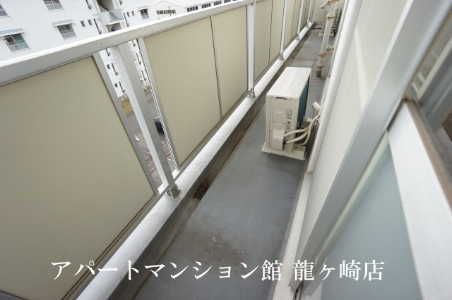 ビレッジハウス奈戸岡2号棟のバルコニー