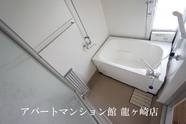 ビレッジハウス奈戸岡2号棟の浴室
