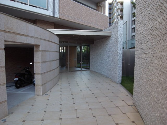 【エントランス】