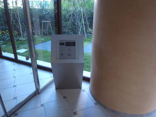 【エントランス】