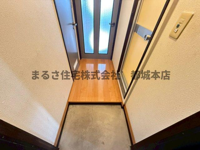 ロワイヤルヒルズ「水道料込み」の玄関
