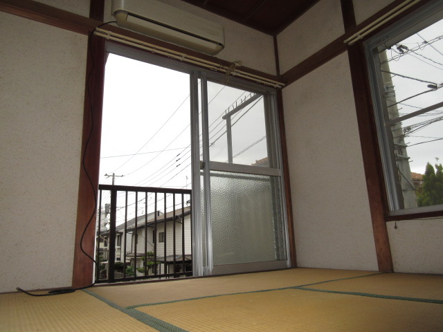 メゾン岡の居間・リビング