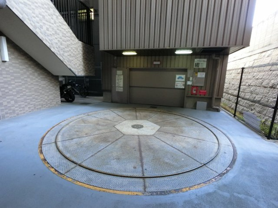 【エントランス】
