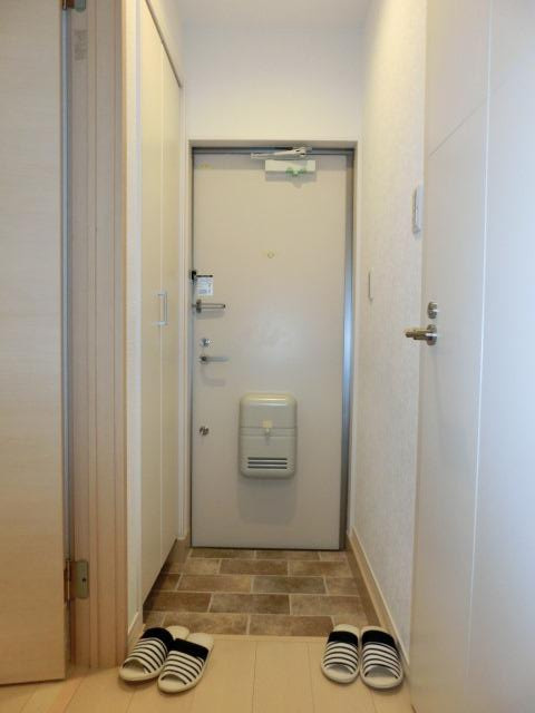 大阪市淀川区三津屋北１丁目のハイツの玄関