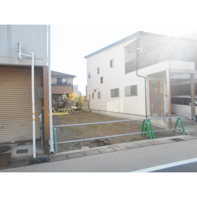 岐阜市加納神明町２丁目の駐車場の外観