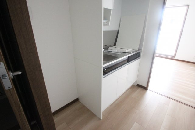 小阪レカンⅤのキッチン|写真は類似する既存物件のものです。