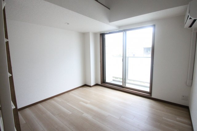 小阪レカンⅤの洋室|写真は類似する既存物件のものです。