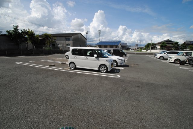 第33上野ビルの駐車場