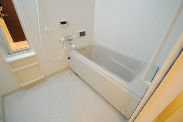 第33上野ビルの浴室|内装イメージ：同マンション別室