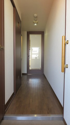 フローリッシュマンションの玄関