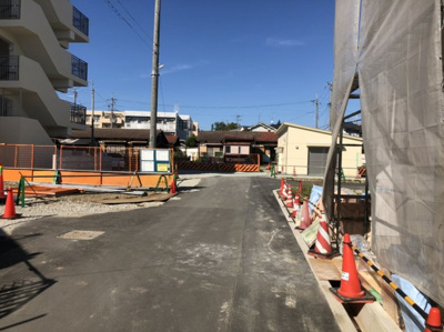 【前面道路含む現地写真】 | マイタウン石橋4丁目プレミアム◇◆全2区画◇◆モデルハウス◇◆ | 現地（2020年1月）撮影
解体完了しました！！
前面道路、広々6メートル♪