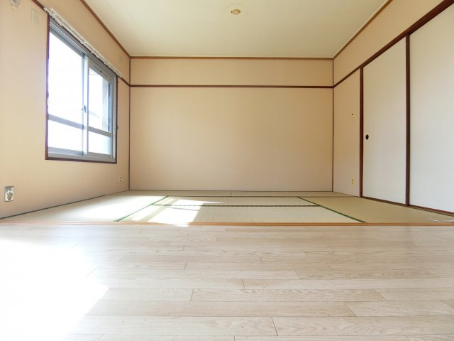 金剛第三住宅216棟の居間・リビング