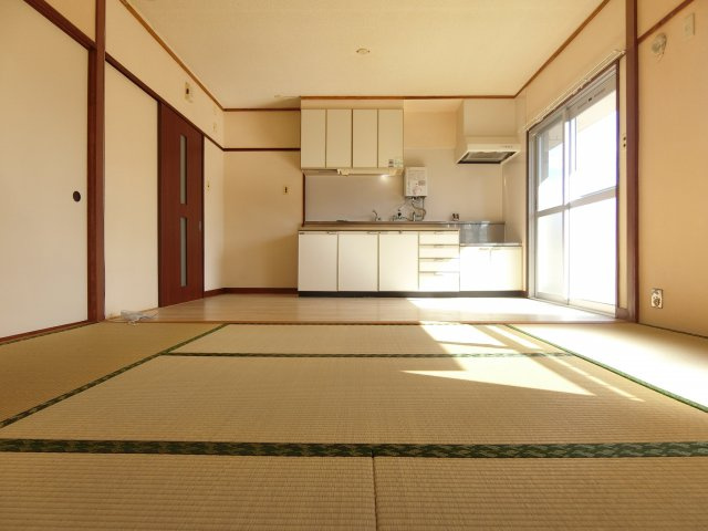 金剛第三住宅216棟の居間・リビング