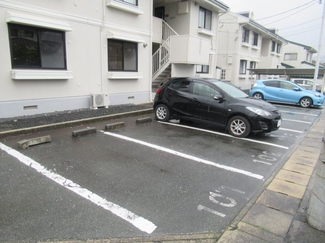 RAPITA　Aの駐車場