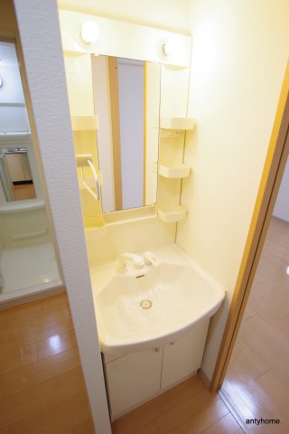 エステムコート新大阪6エキスプレイス　仲介手数料無料の洗面所