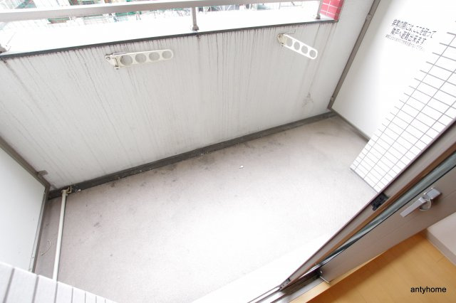 エステムコート新大阪6エキスプレイス　仲介手数料無料のバルコニー