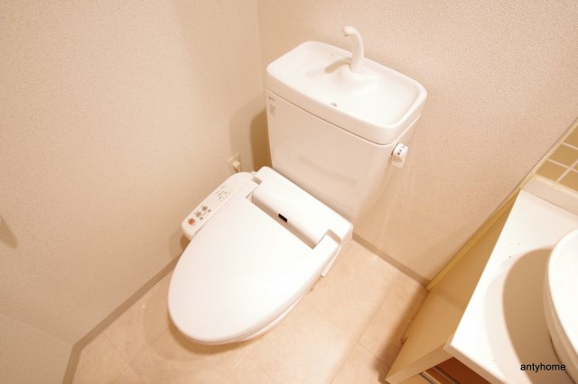 エステムコート新大阪6エキスプレイス　仲介手数料無料のトイレ