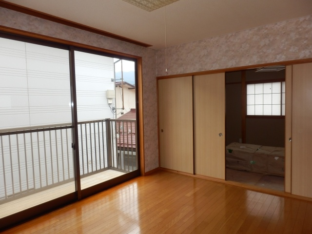 サニーコートの洋室