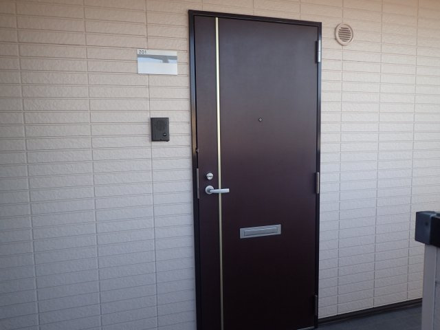 ヒルトップハイツの玄関