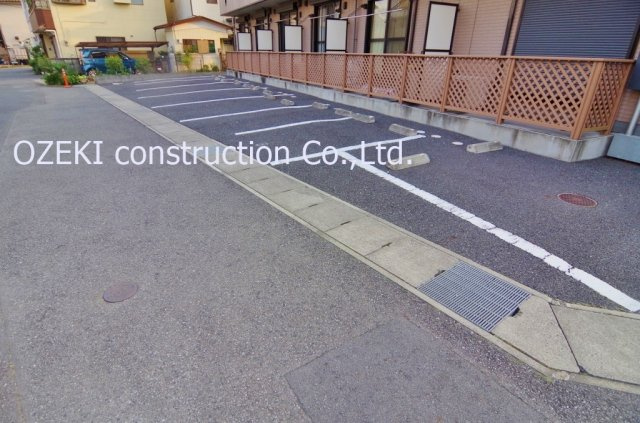 グランディールの駐車場
