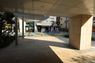 【エントランス】 | 落ち着いたエントランスです