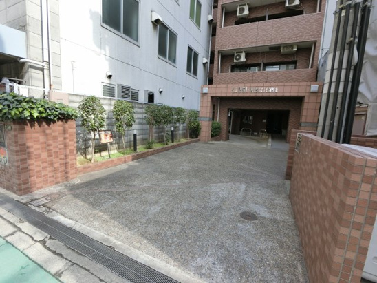 【エントランス】