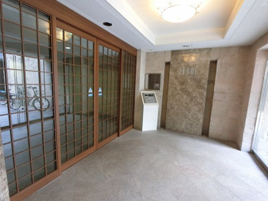 【エントランス】