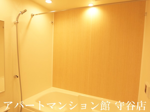 ベル・ファイワークスⅠの浴室