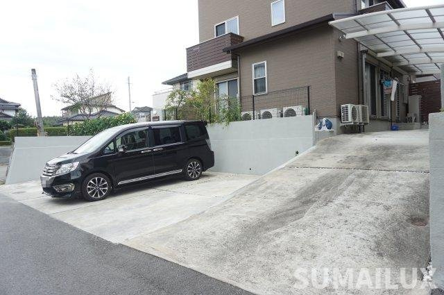 アーバンライフの駐車場