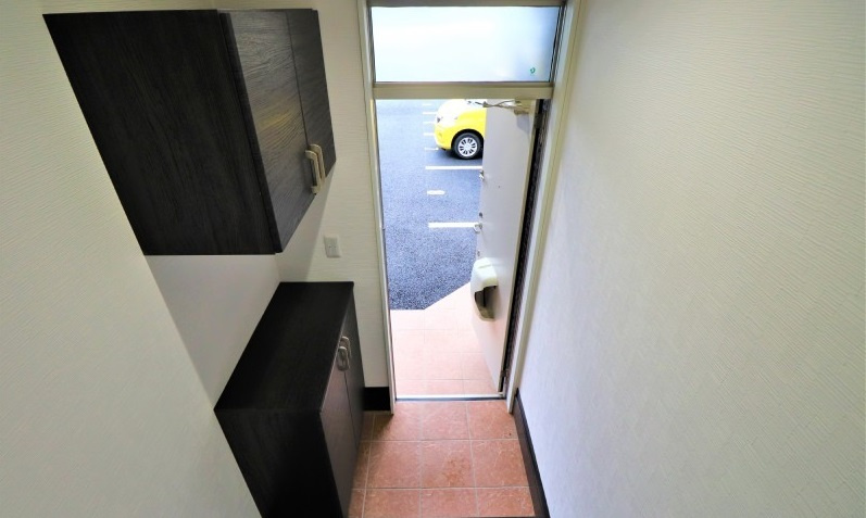 エリコーポⅡの玄関|明るい玄関です