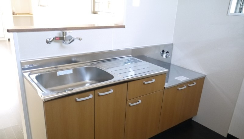 エリコーポⅡのキッチン|コンパクトなキッチンで掃除もラクラク