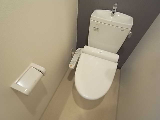 プレサンスみなと元町駅前のトイレ