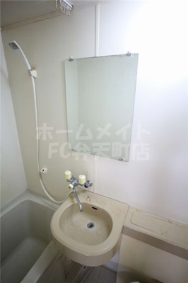 【洗面所】 | ヒカリマンション | 忙しい朝には欠かせない洗面所です